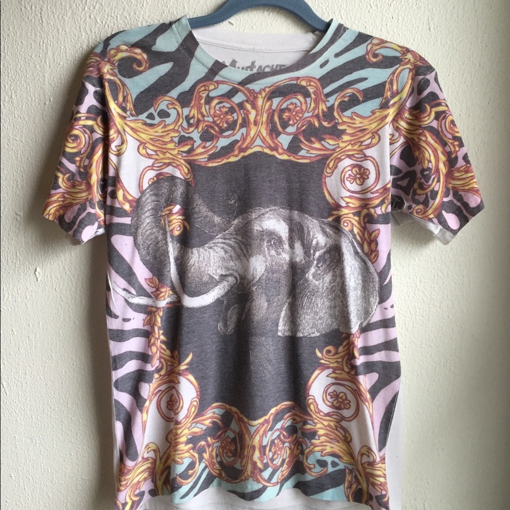 Graphic tee